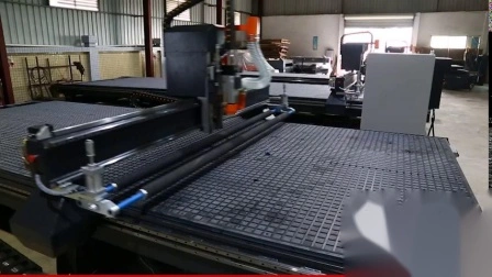 Machine de gravure et de découpe CNC personnalisée pour acrylique/bois/aluminium/cuivre/plastique (SR)